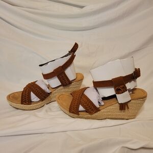 Wedged brown suede with fringe